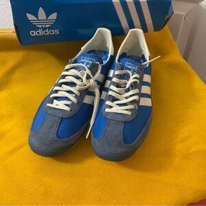 Adidas women’s size 6.5